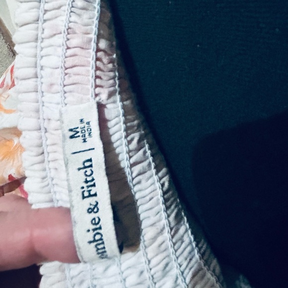 Abercrombie & Fitch Floral Puff-Sleeve Mini Dress in Peach and Coral - Picture 7 of 7